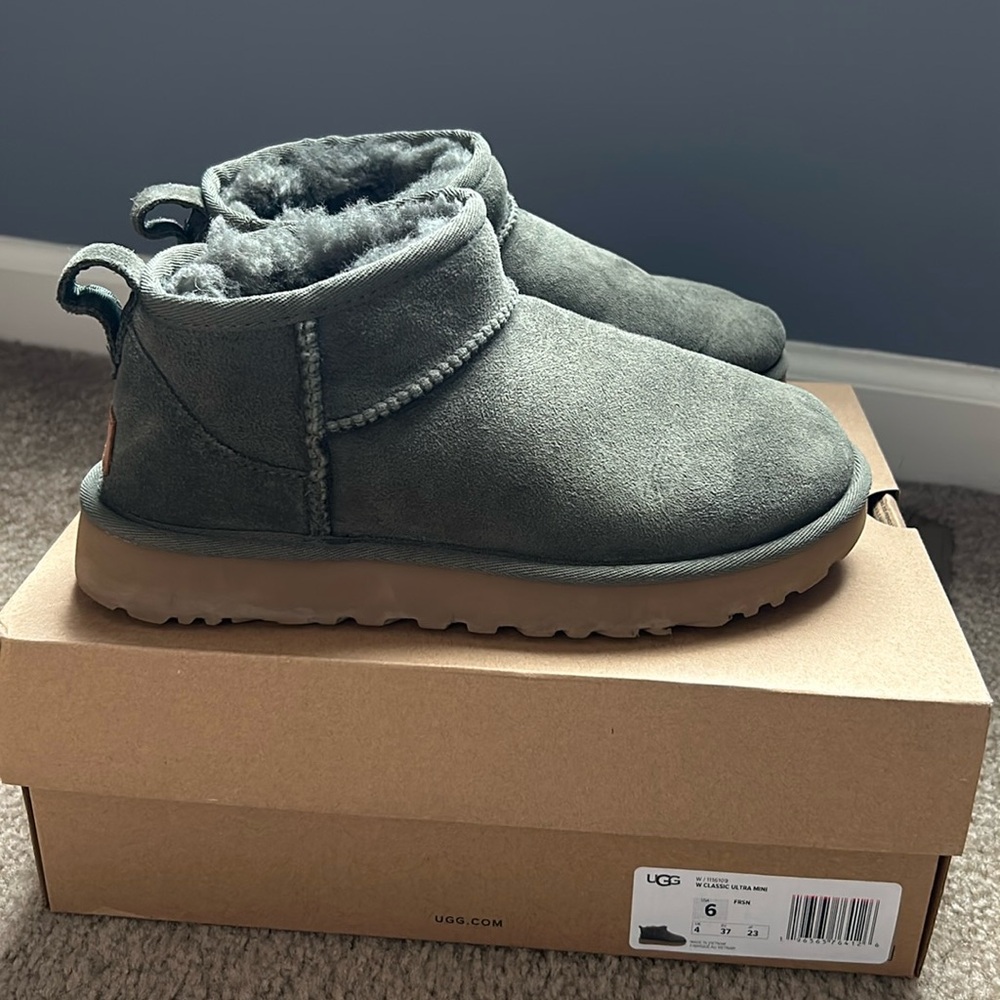 UGG Classic Ultra Mini Boot
